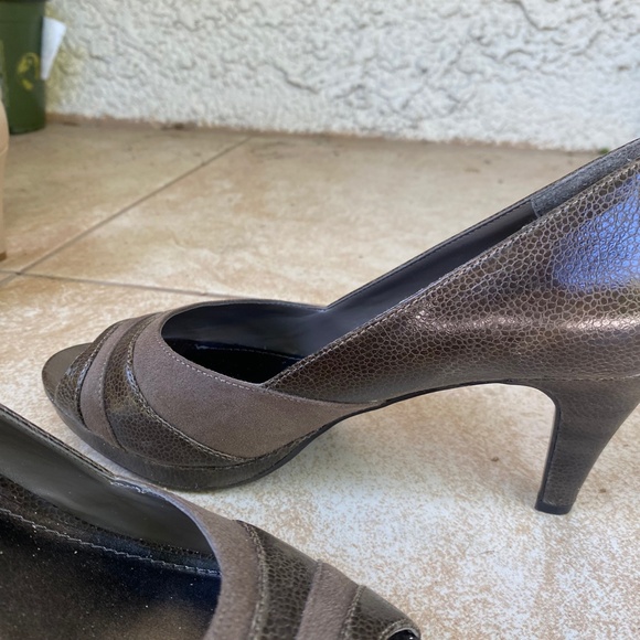 East Fifth Brown Peep Toe Heels - Picture 6 of 13